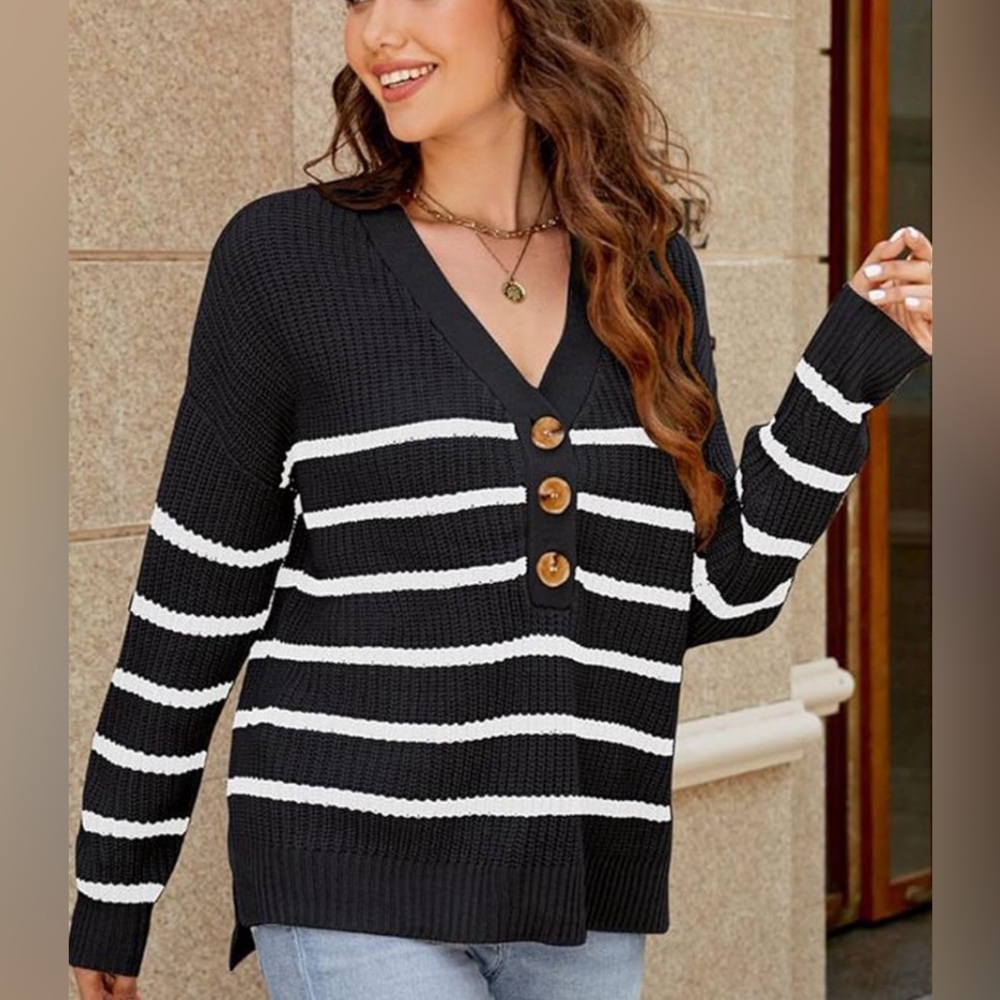 Rachel Zoe Black and White V-neck Sweater Size Large